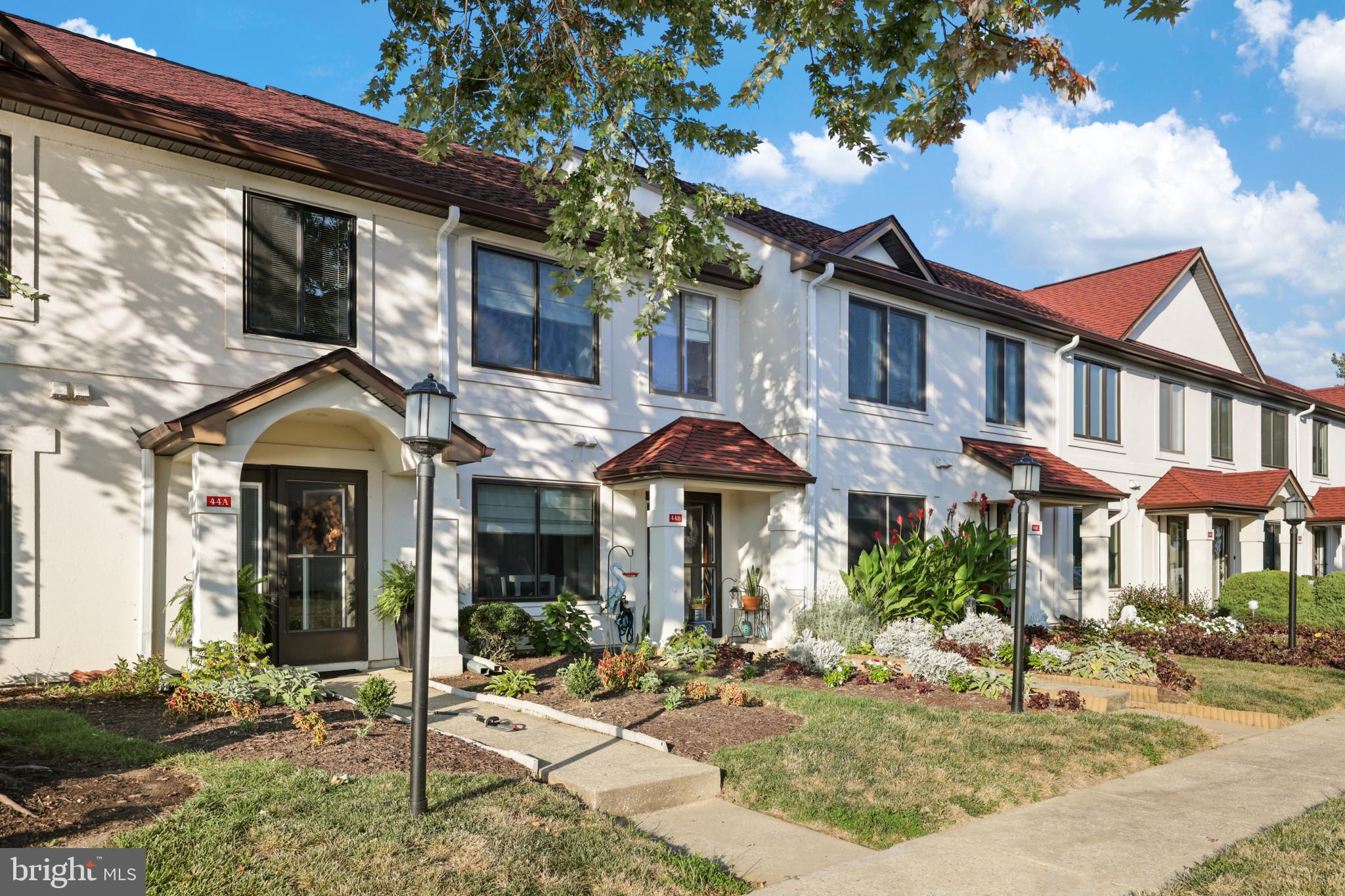 QUEENS LANDING - Residential