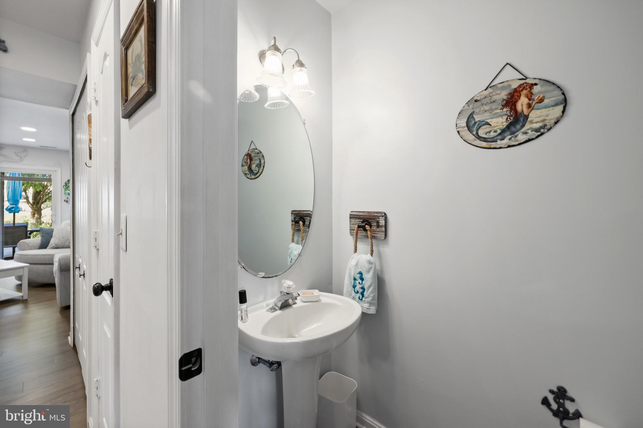 QUEENS LANDING - Residential