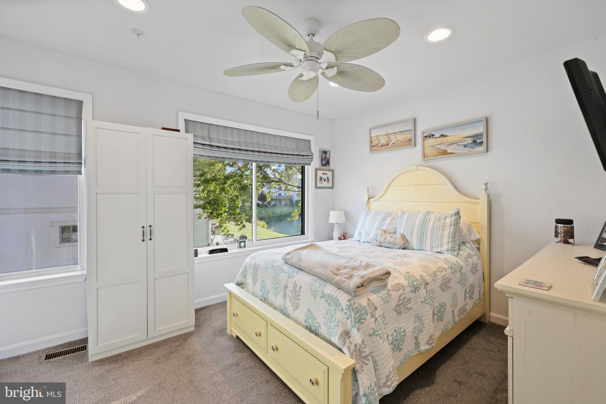 QUEENS LANDING - Residential