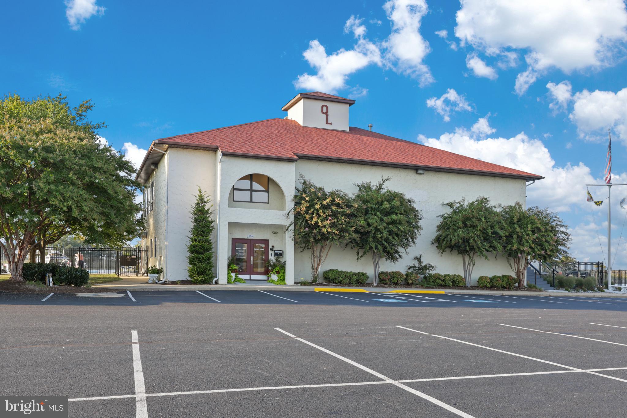 QUEENS LANDING - Residential