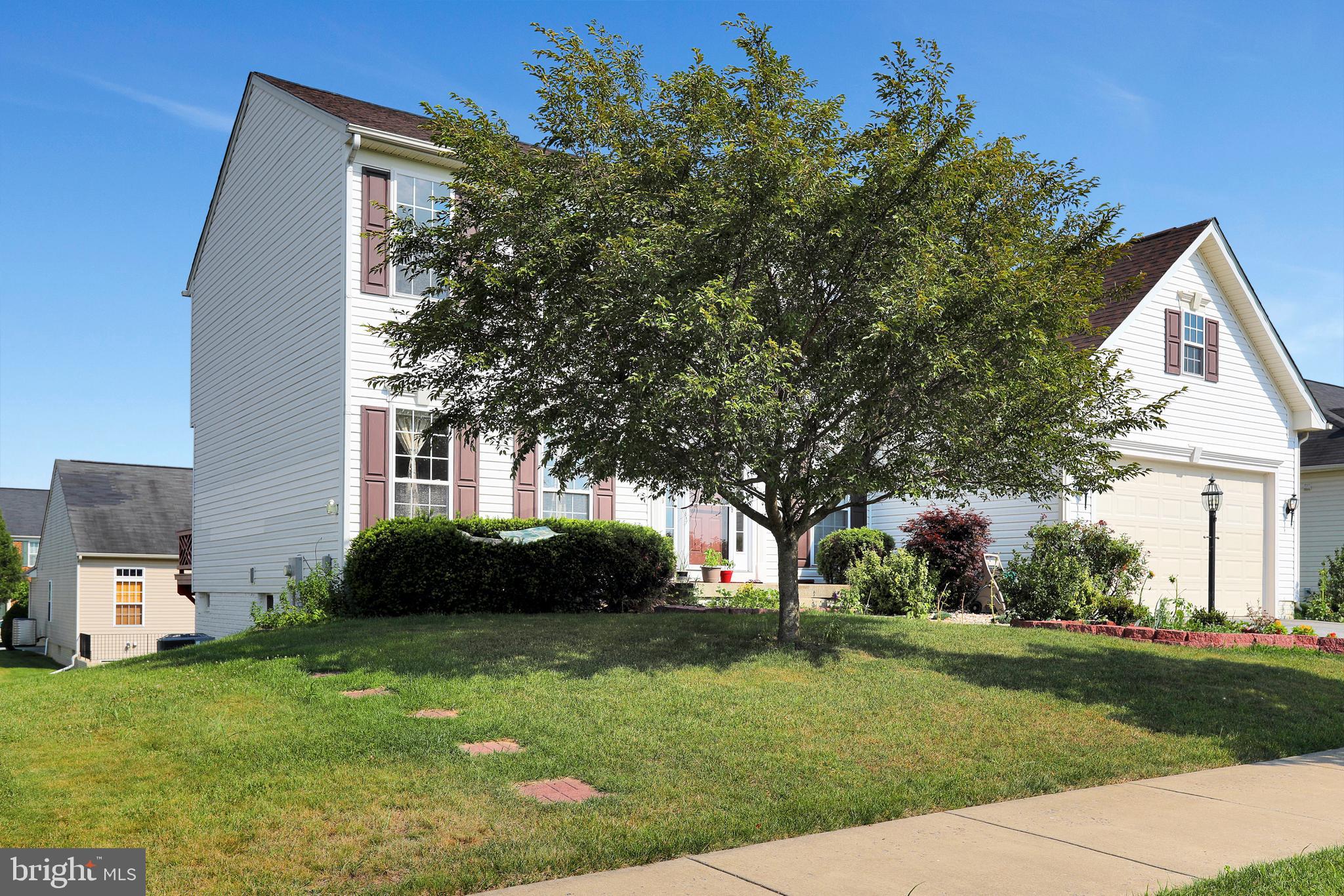 LAKELAND PLACE - Residential