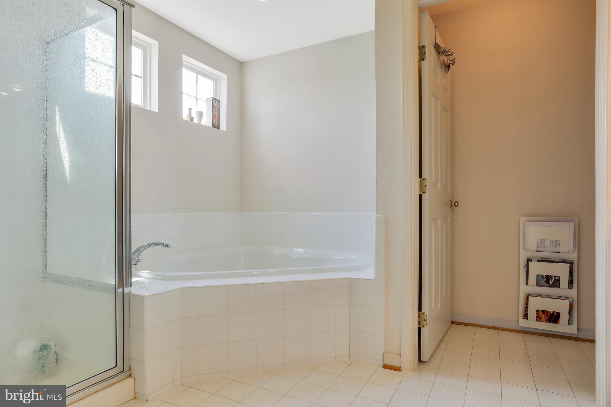 LAKELAND PLACE - Residential