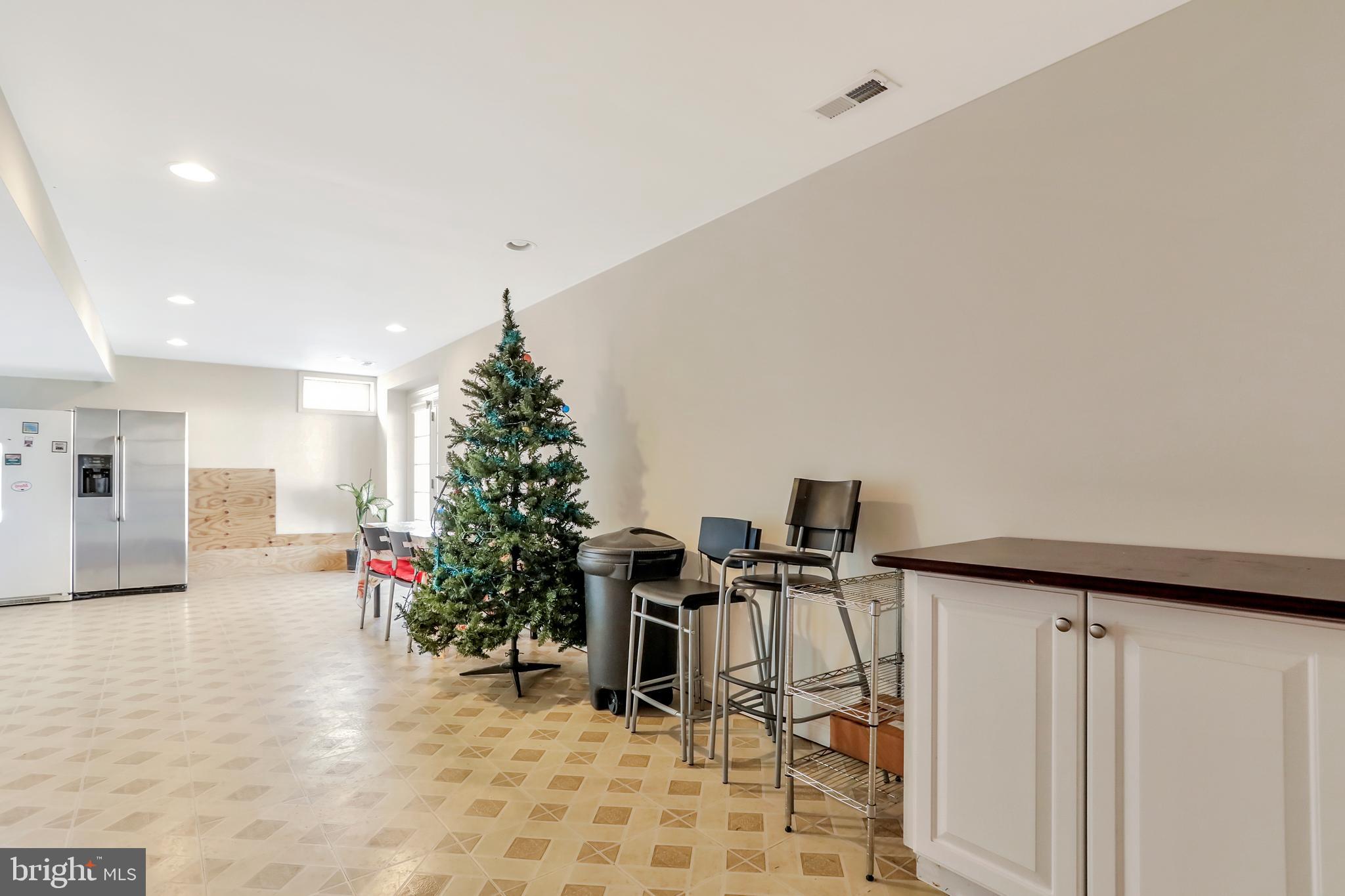 LAKELAND PLACE - Residential