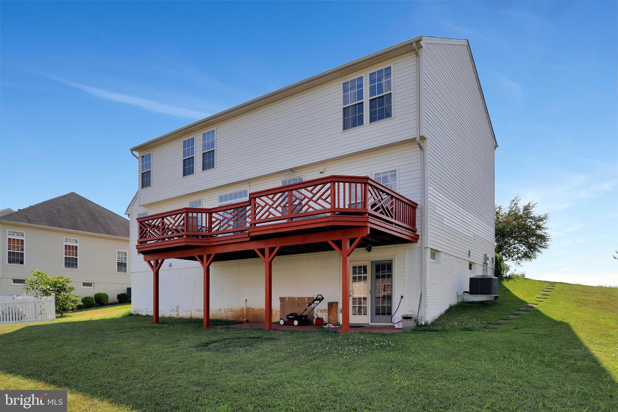 LAKELAND PLACE - Residential