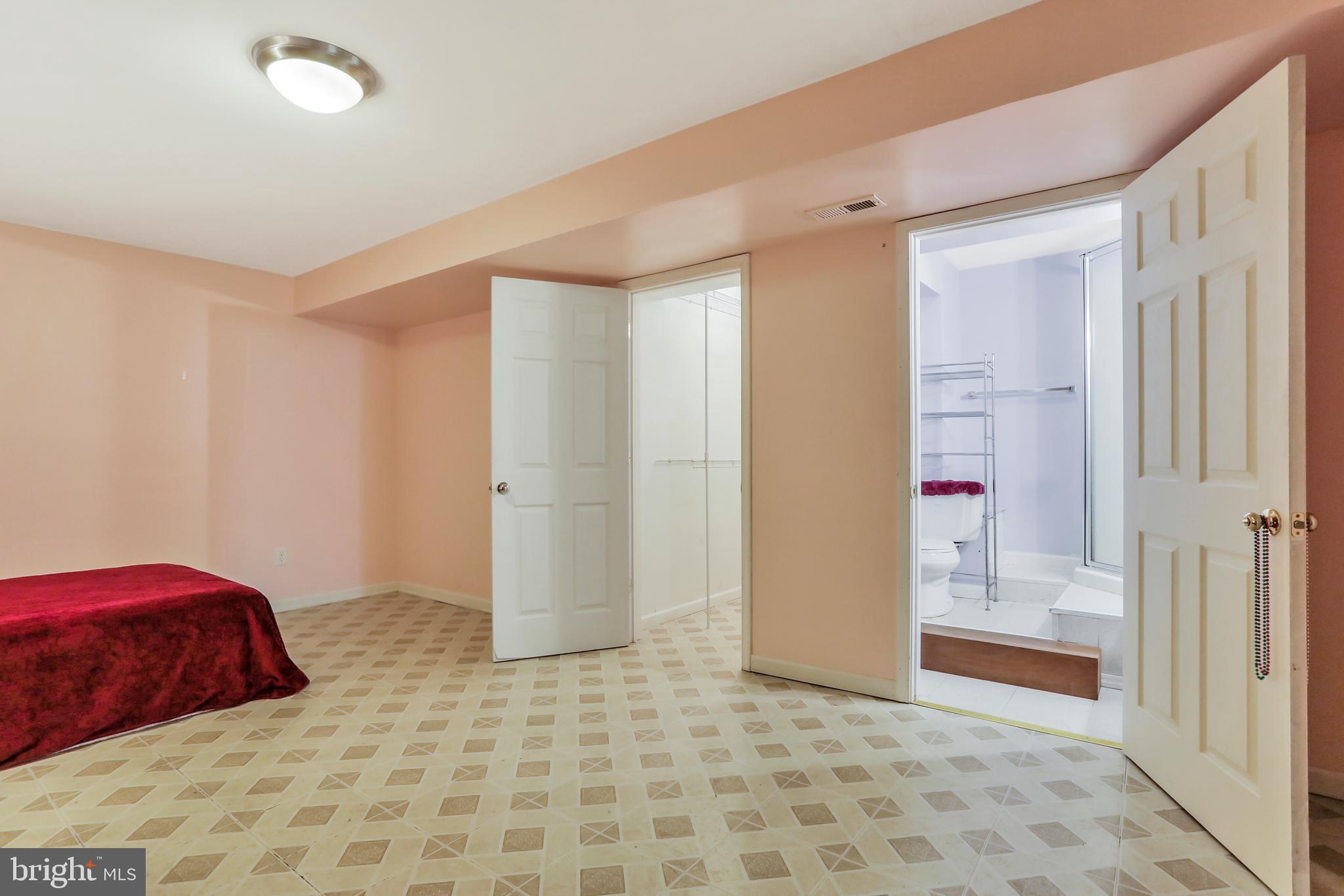 LAKELAND PLACE - Residential