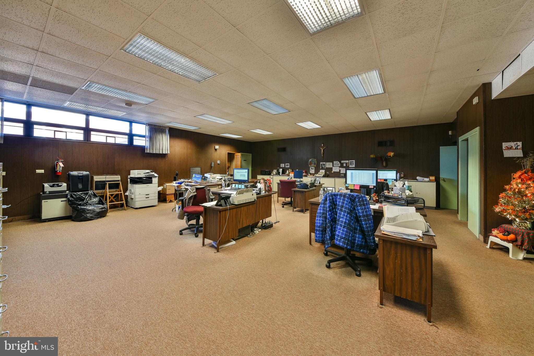 BRIDESBURG - Commercial Sale