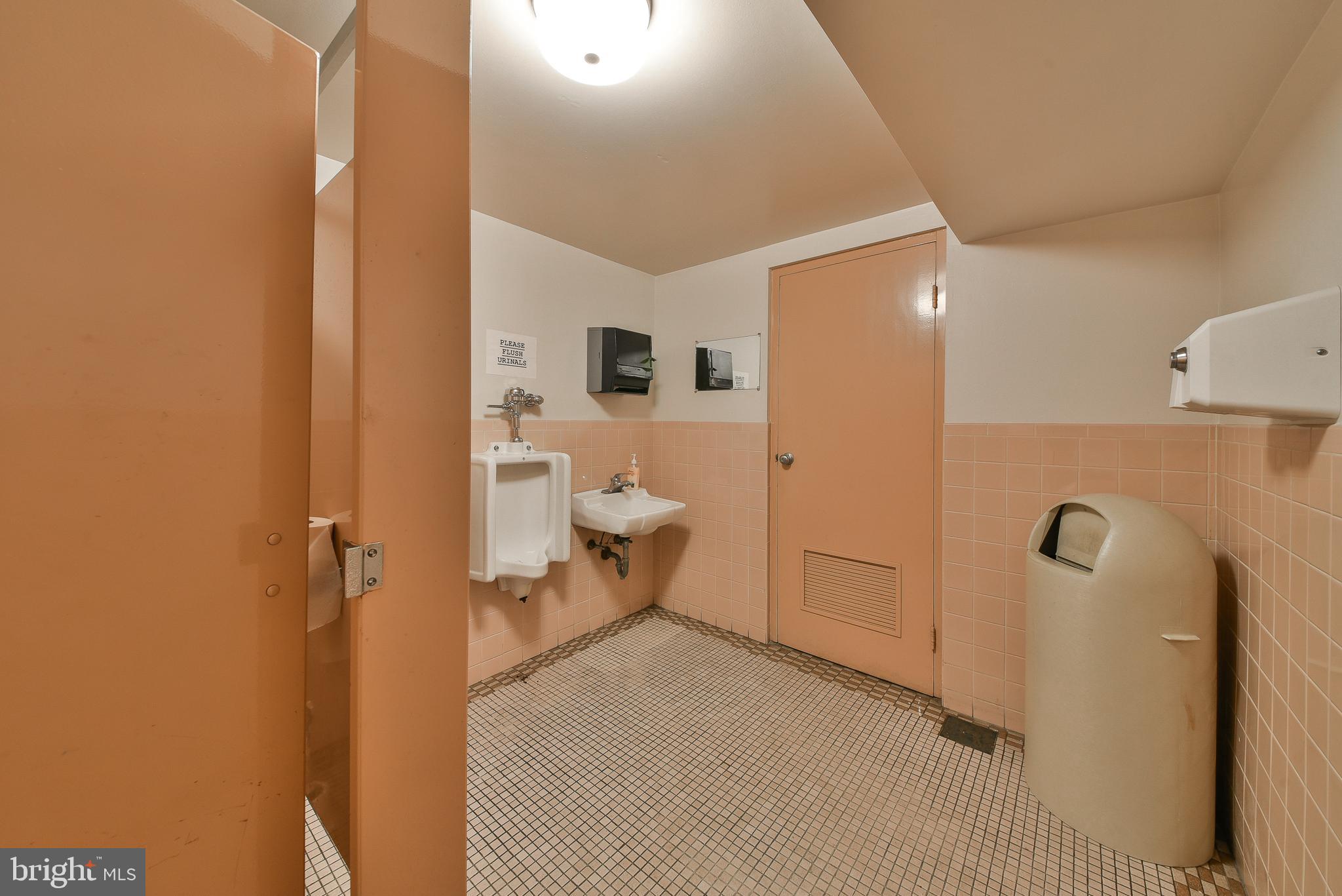 BRIDESBURG - Commercial Sale