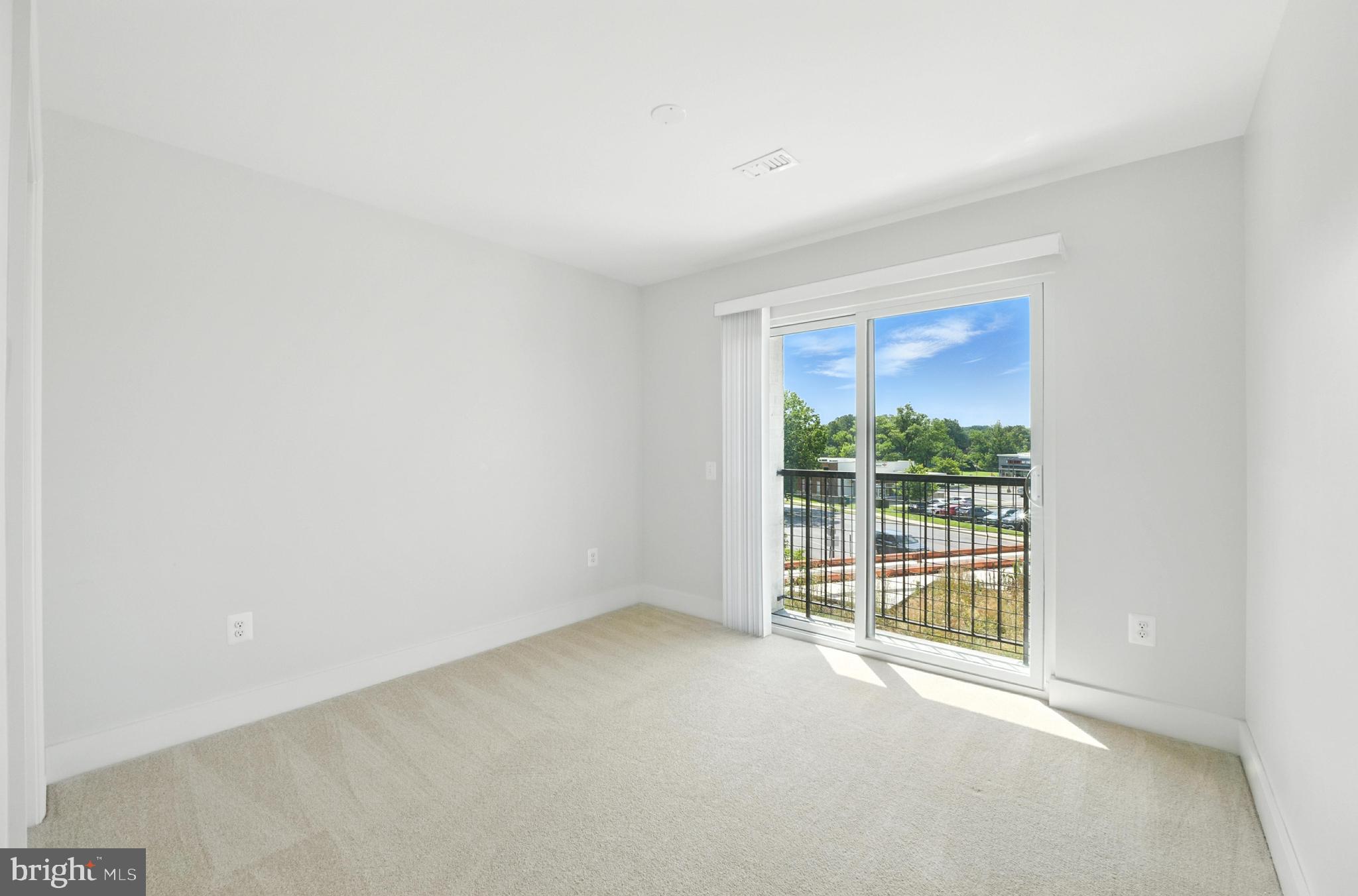 MONTGOMERY VILLAGE - Residential Lease