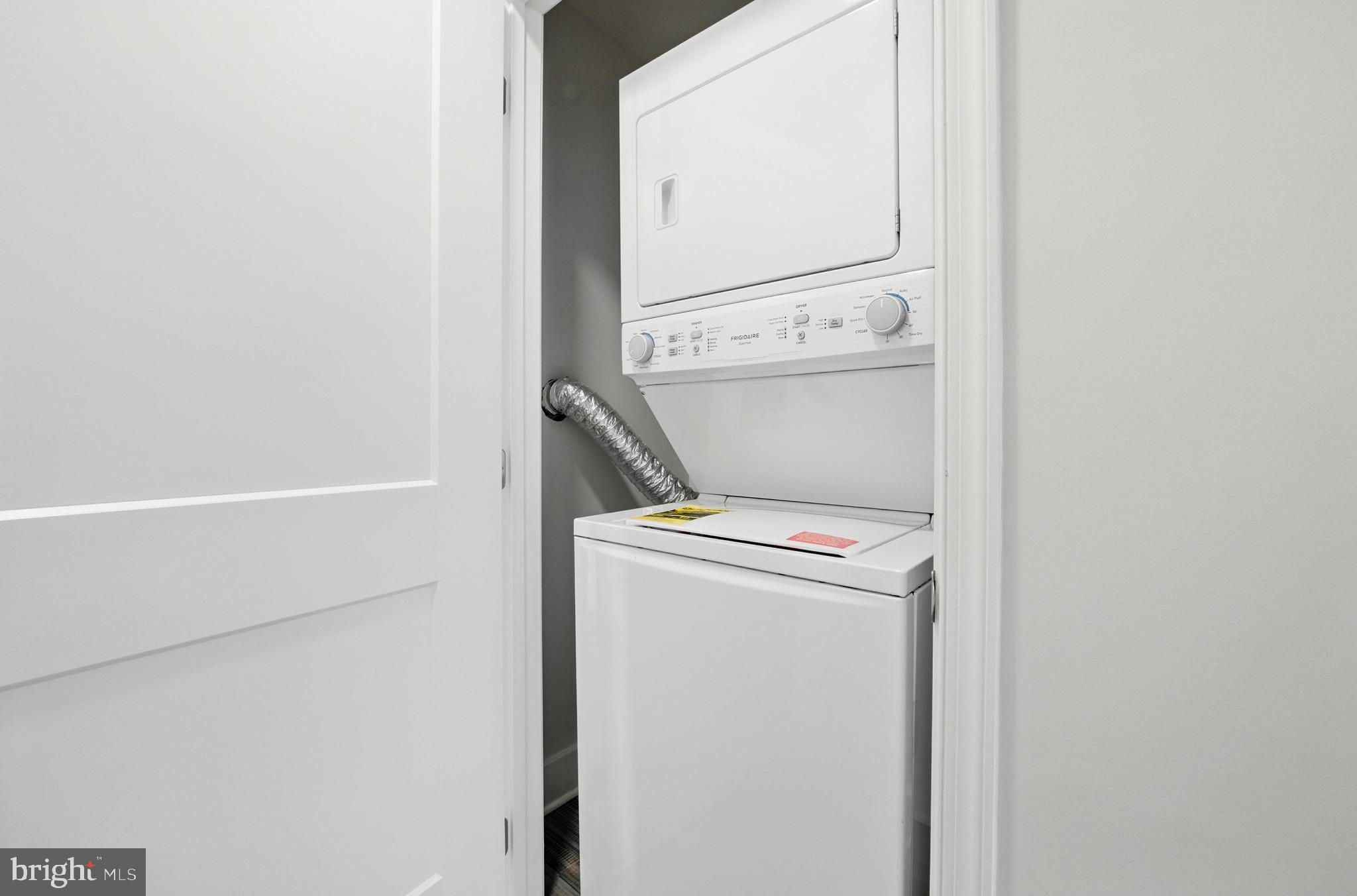 MONTGOMERY VILLAGE - Residential Lease