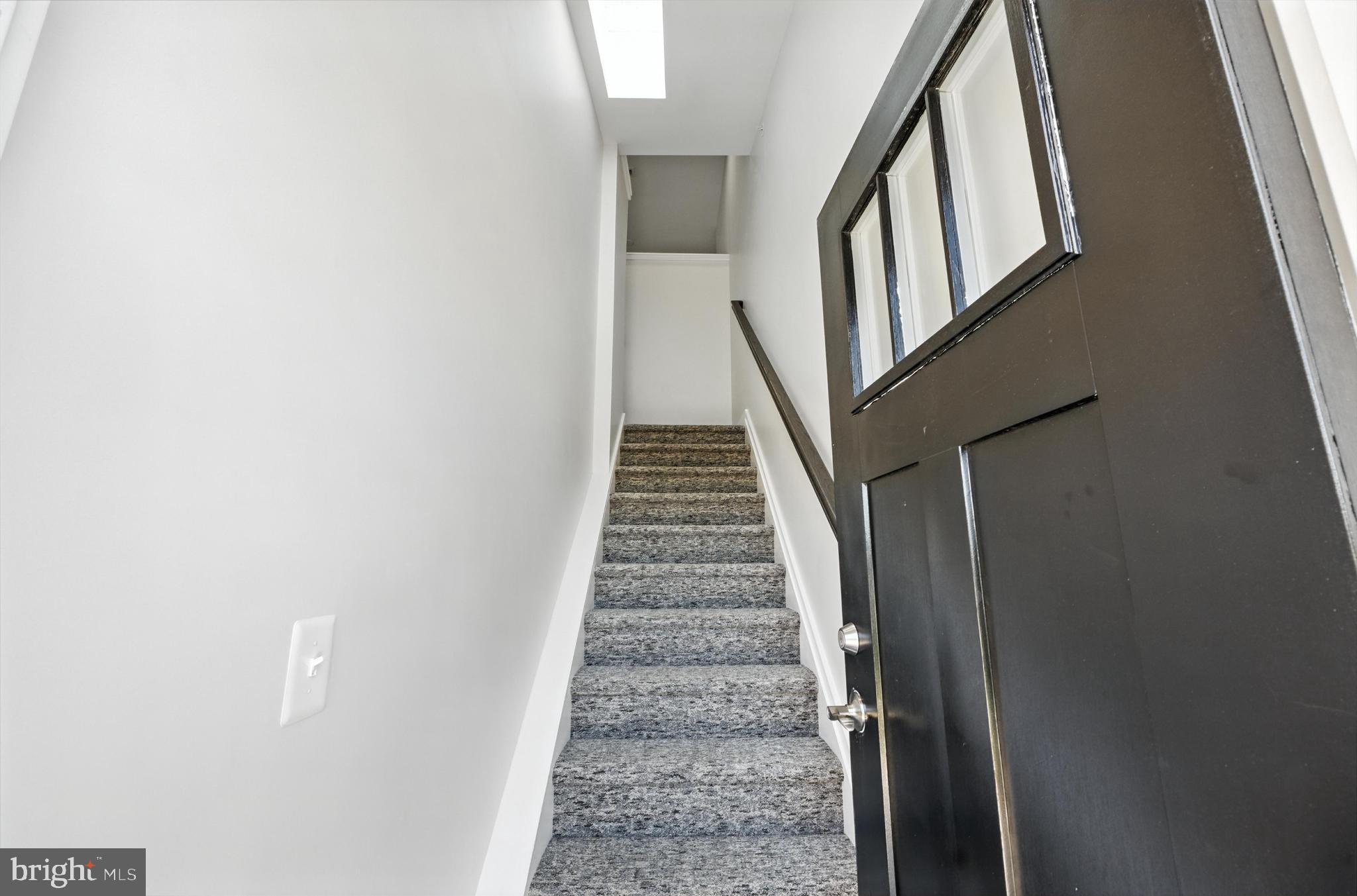 MONTGOMERY VILLAGE - Residential Lease