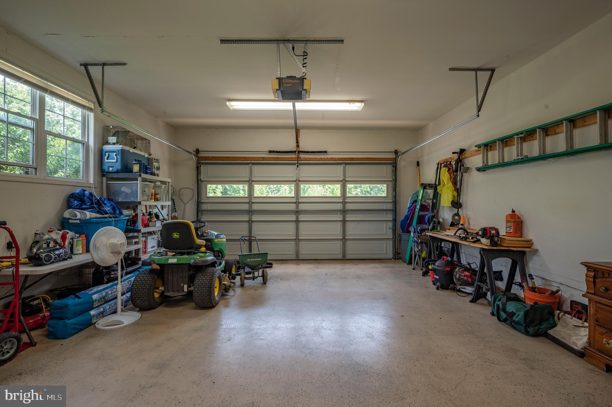 APPLE CREEK - Residential