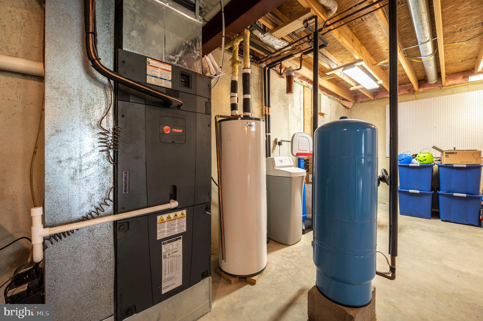 APPLE CREEK - Residential