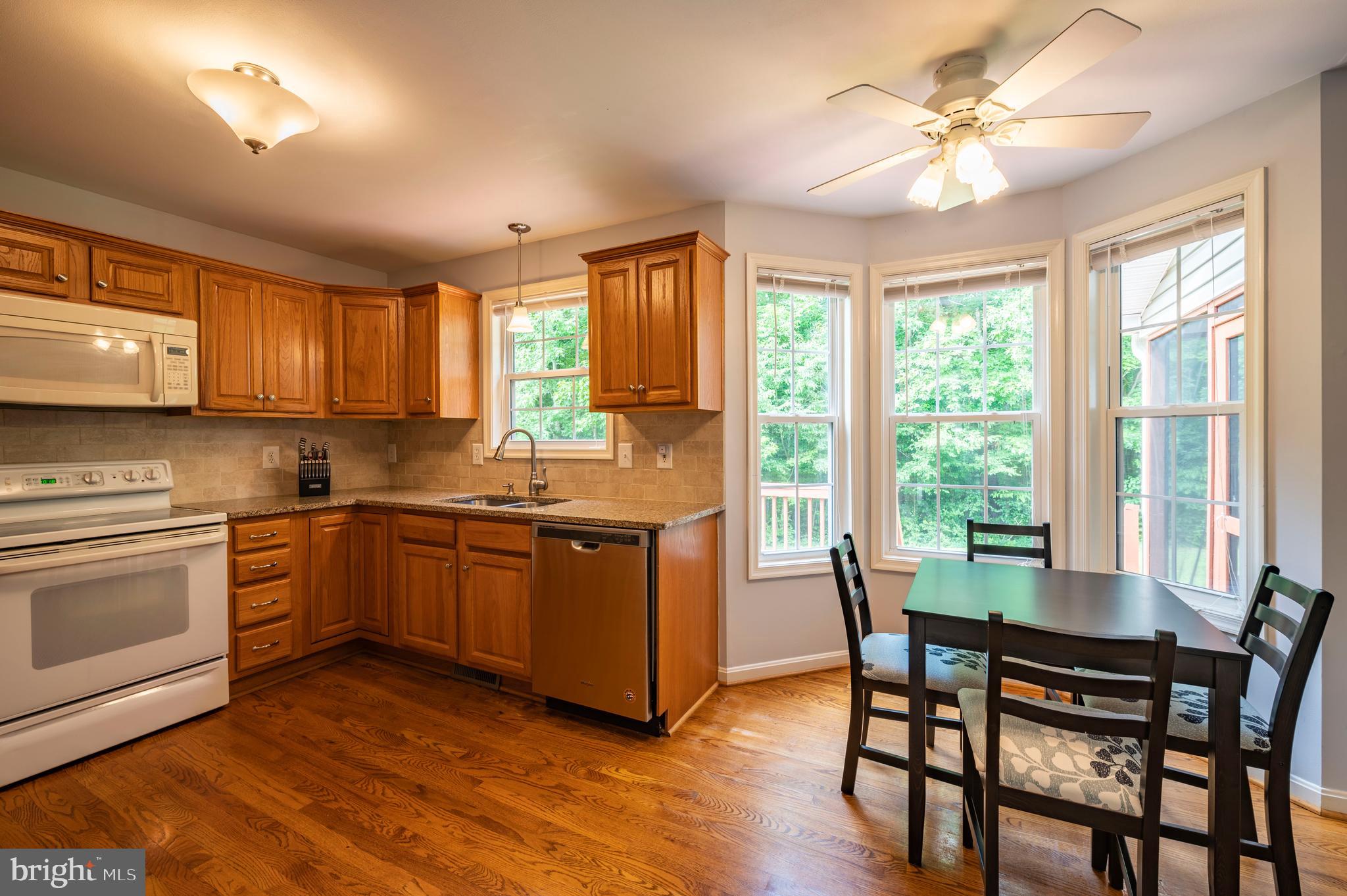 APPLE CREEK - Residential