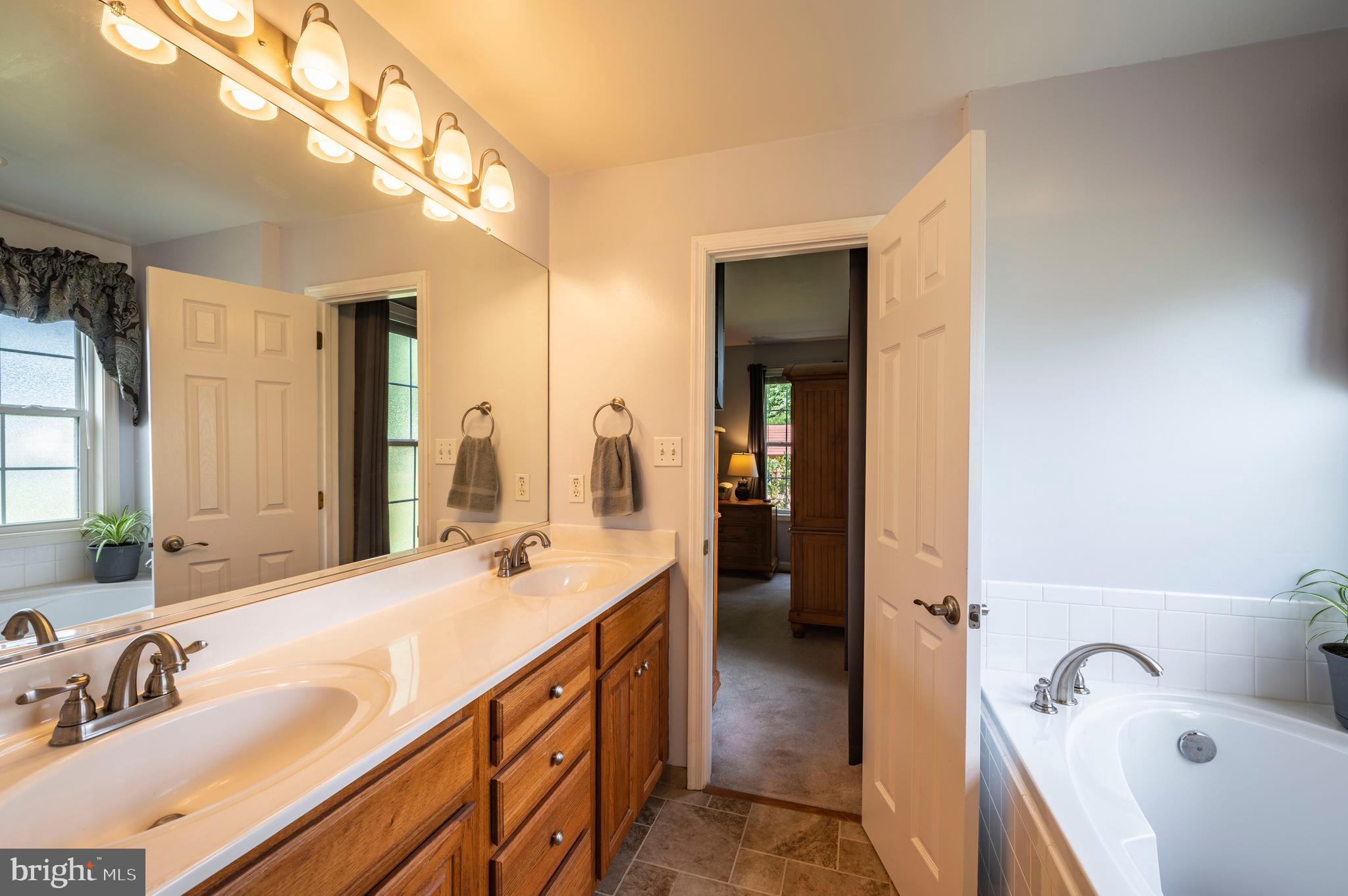 APPLE CREEK - Residential