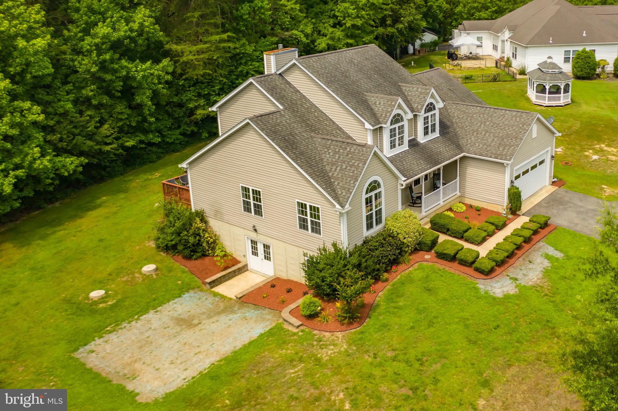 APPLE CREEK - Residential