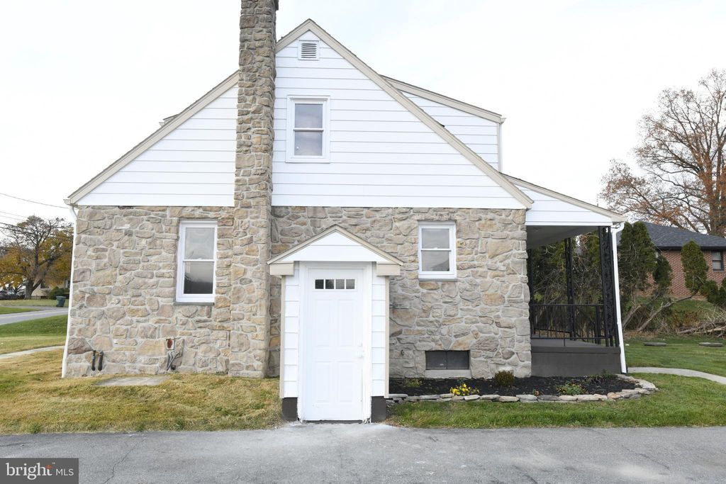 Photo of 1729 Beaver Valley Pike, New Providence, PA 17560 (MLS # PALA2044148)