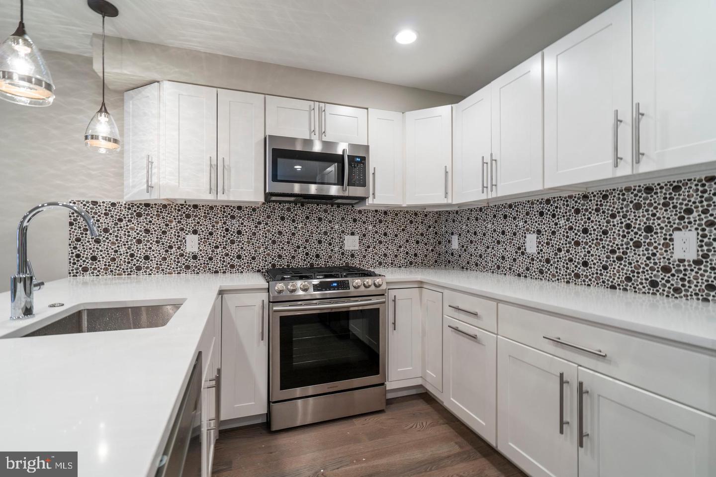 GRADUATE HOSPITAL - Residential Lease