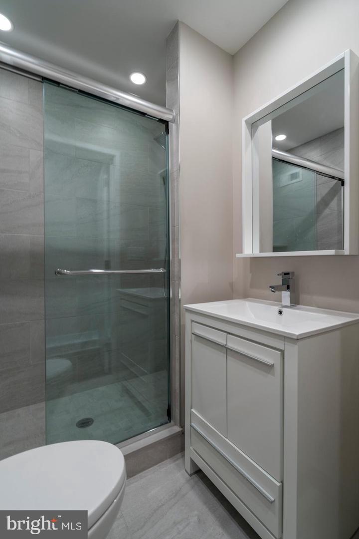 GRADUATE HOSPITAL - Residential Lease