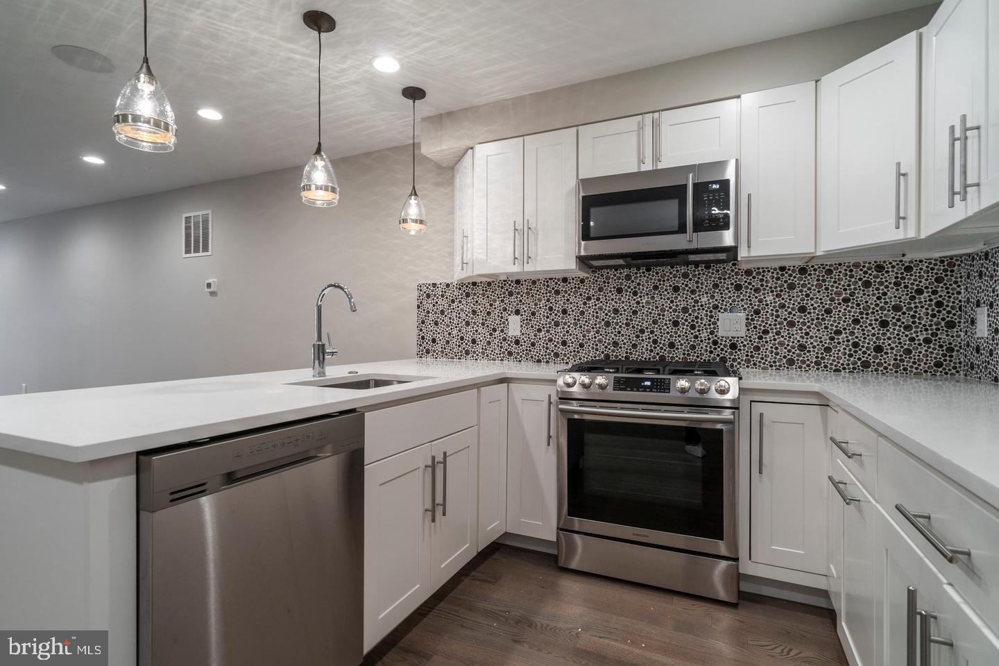 GRADUATE HOSPITAL - Residential Lease