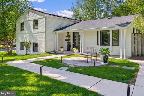 Photo of 2 Orleans Terrace, KENSINGTON, MD 20895 (MLS # MDMC2232826)