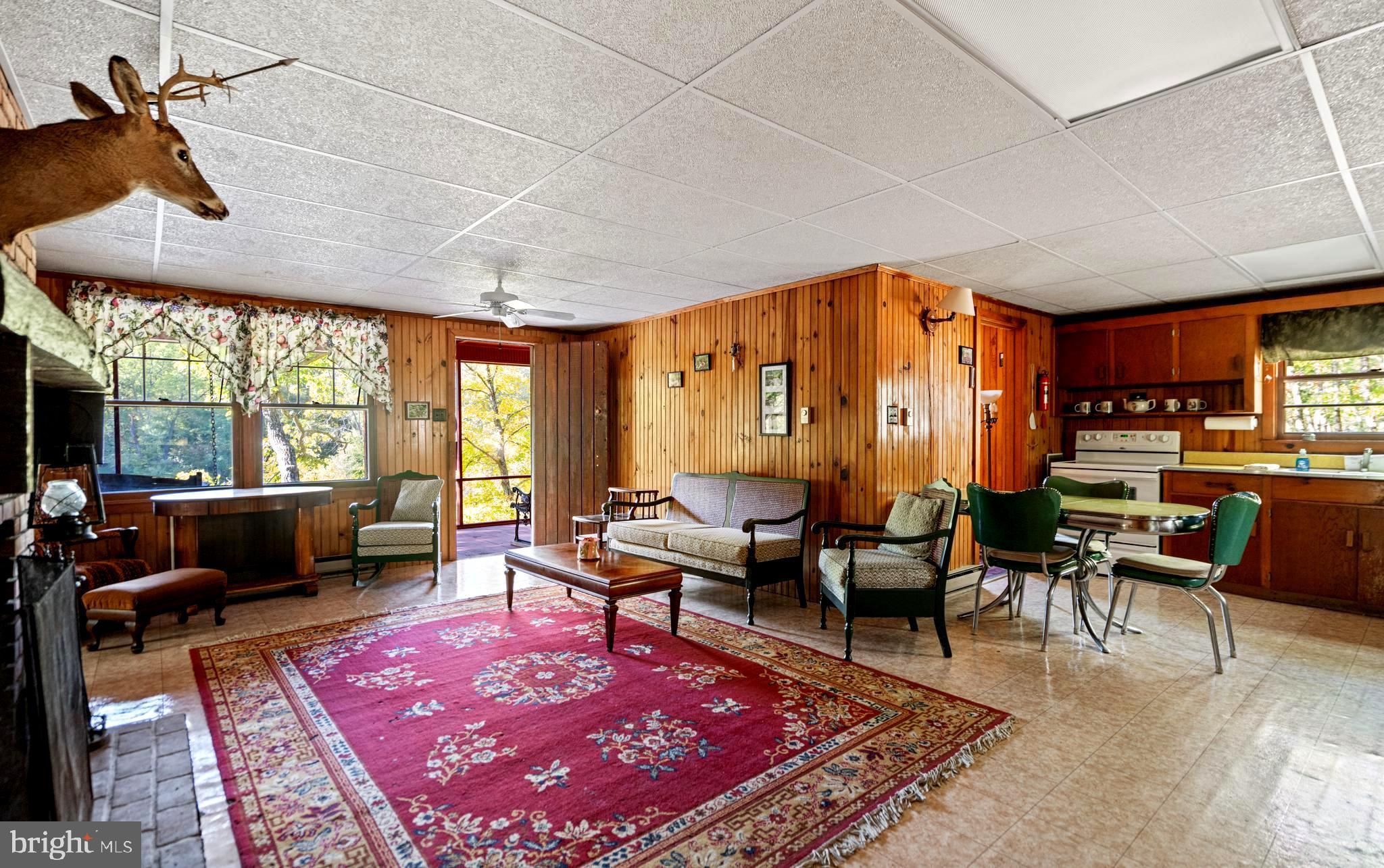 BRIARY BOTTOM - Residential