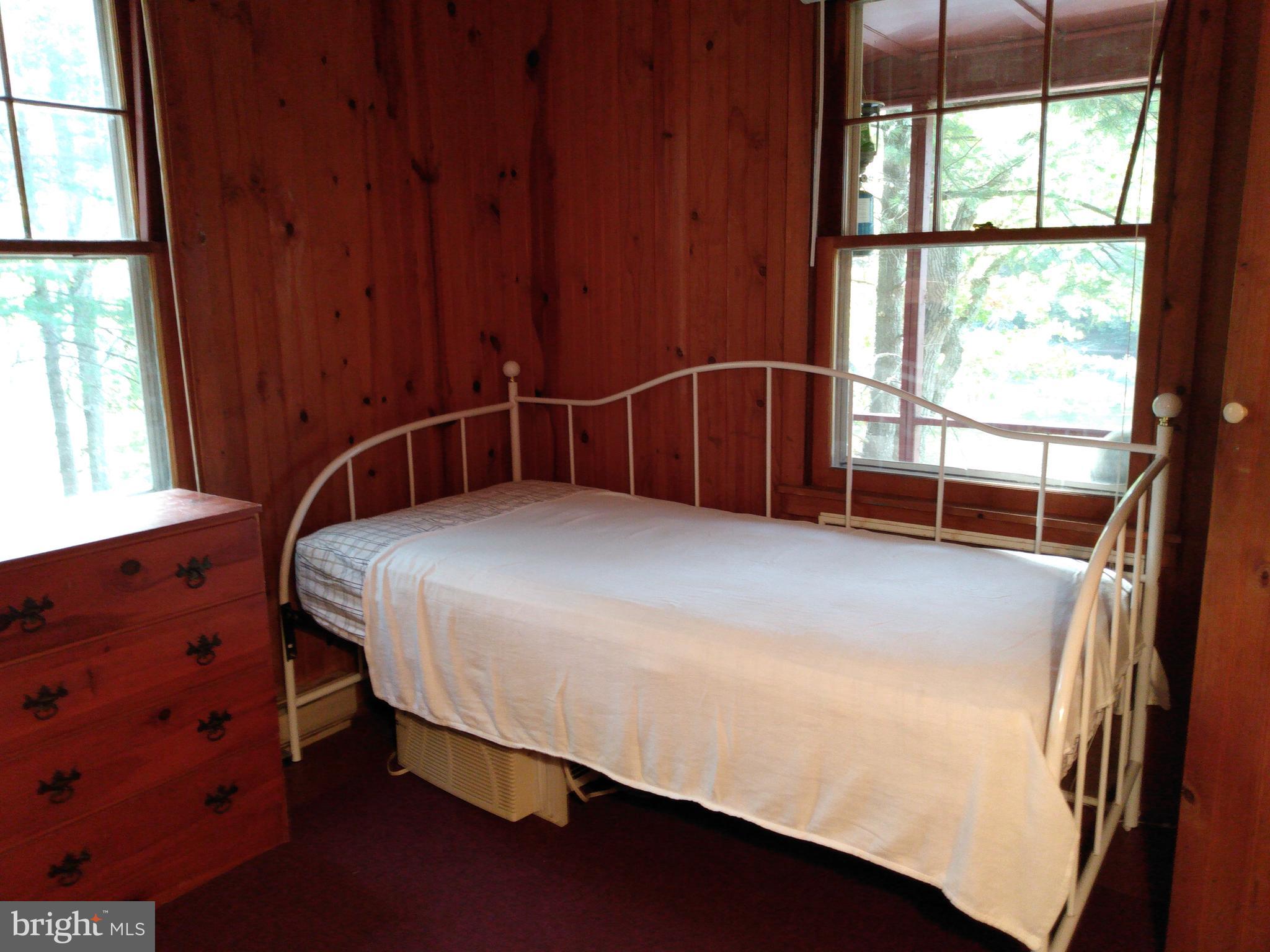 BRIARY BOTTOM - Residential