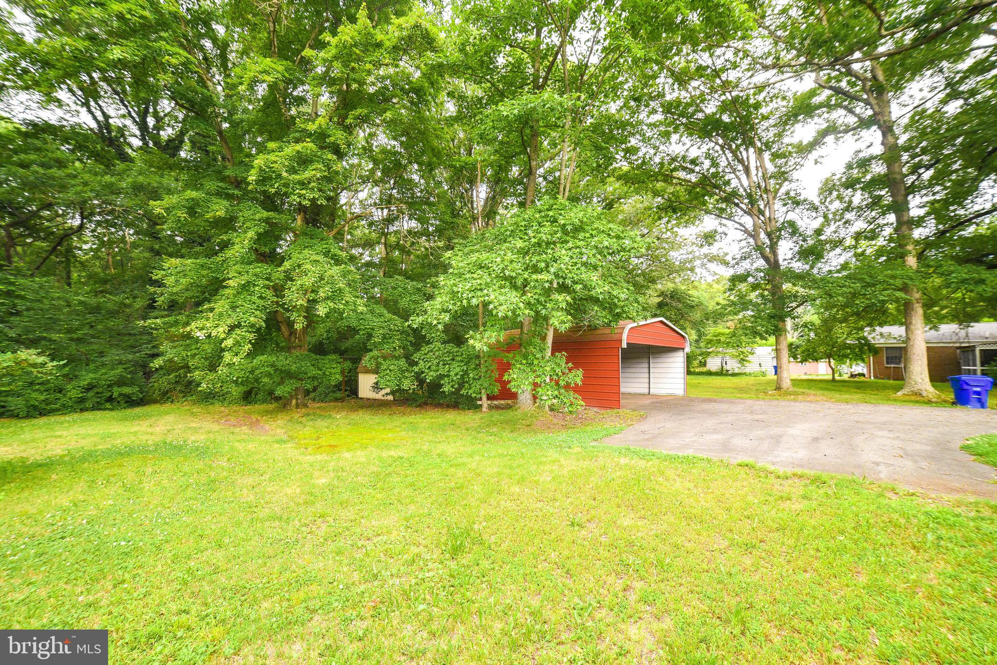 LAUREL DRIVE-MONTROSE SU - Residential