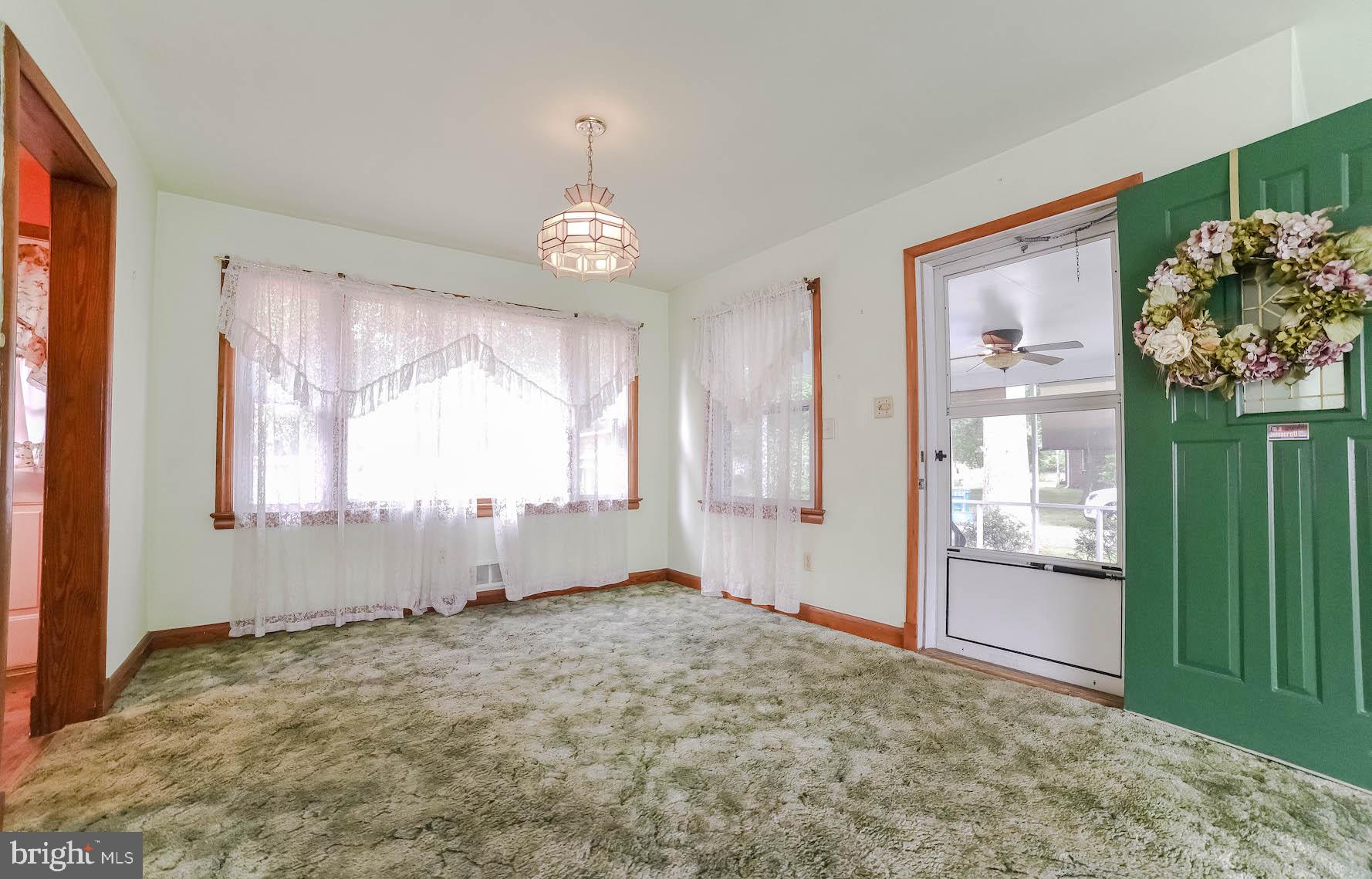 LAUREL DRIVE-MONTROSE SU - Residential