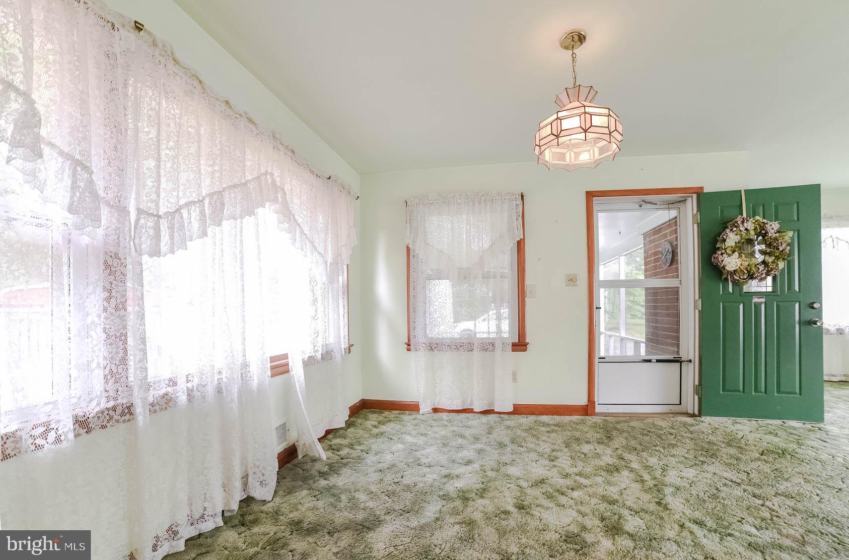 LAUREL DRIVE-MONTROSE SU - Residential