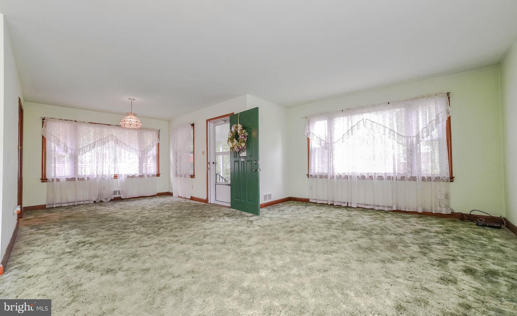 LAUREL DRIVE-MONTROSE SU - Residential