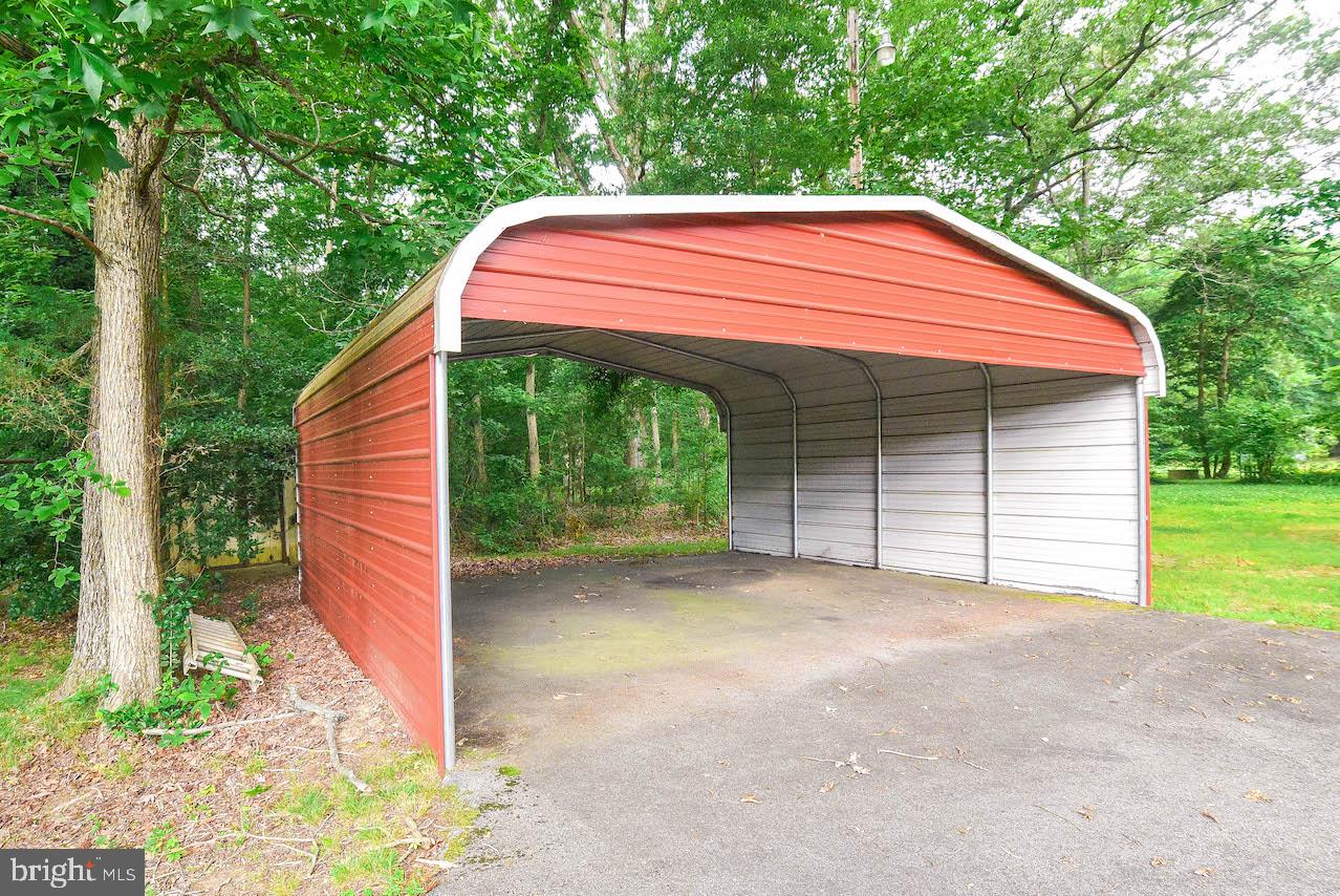 LAUREL DRIVE-MONTROSE SU - Residential