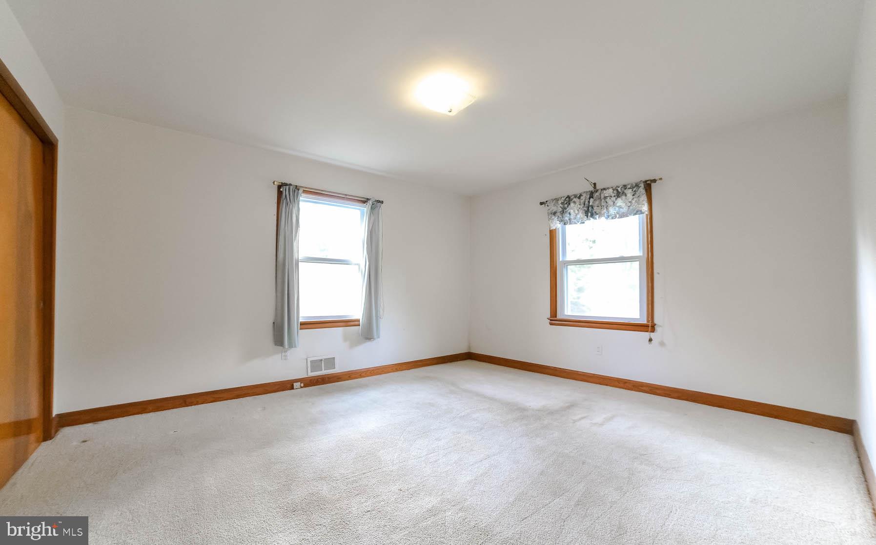 LAUREL DRIVE-MONTROSE SU - Residential