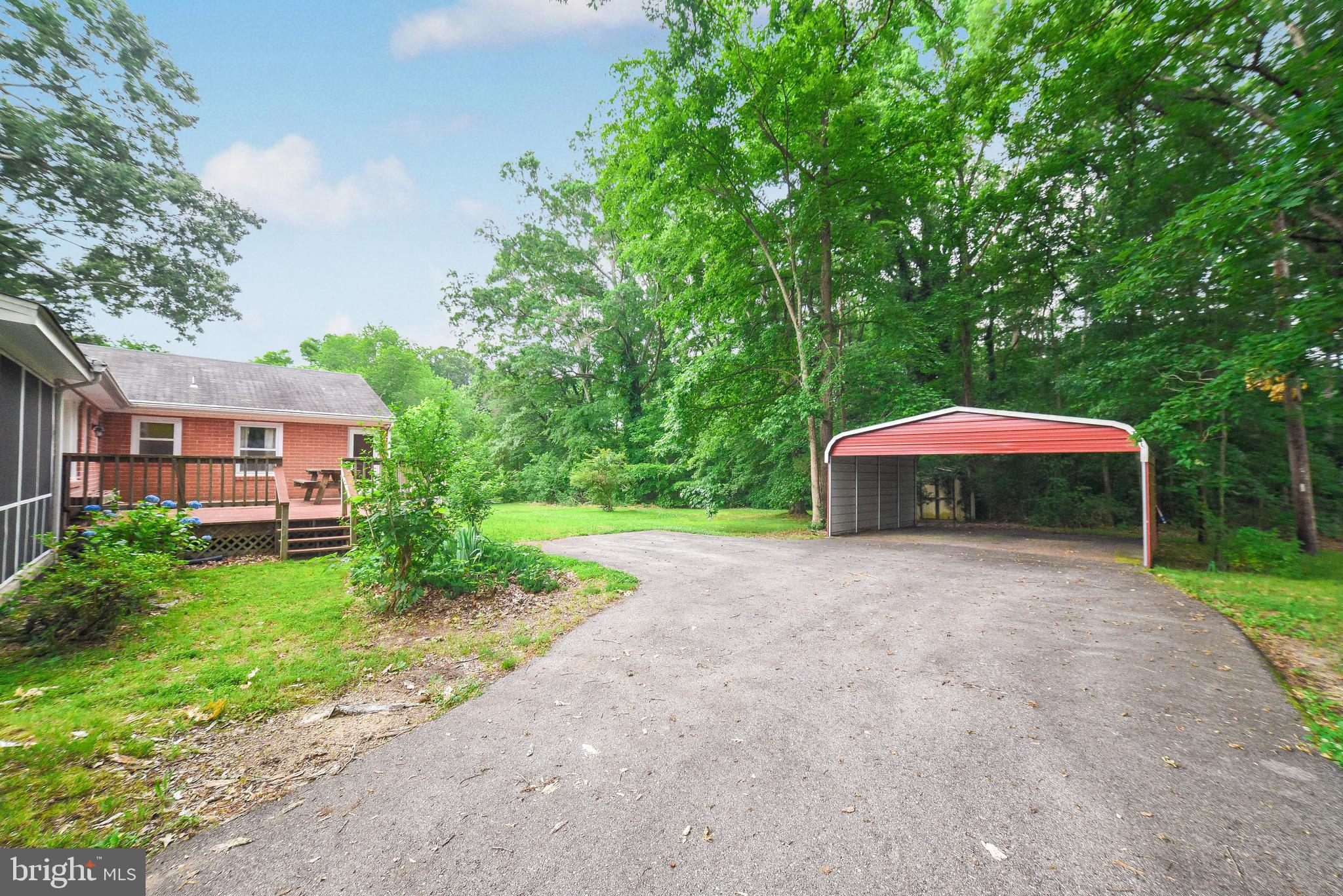 LAUREL DRIVE-MONTROSE SU - Residential