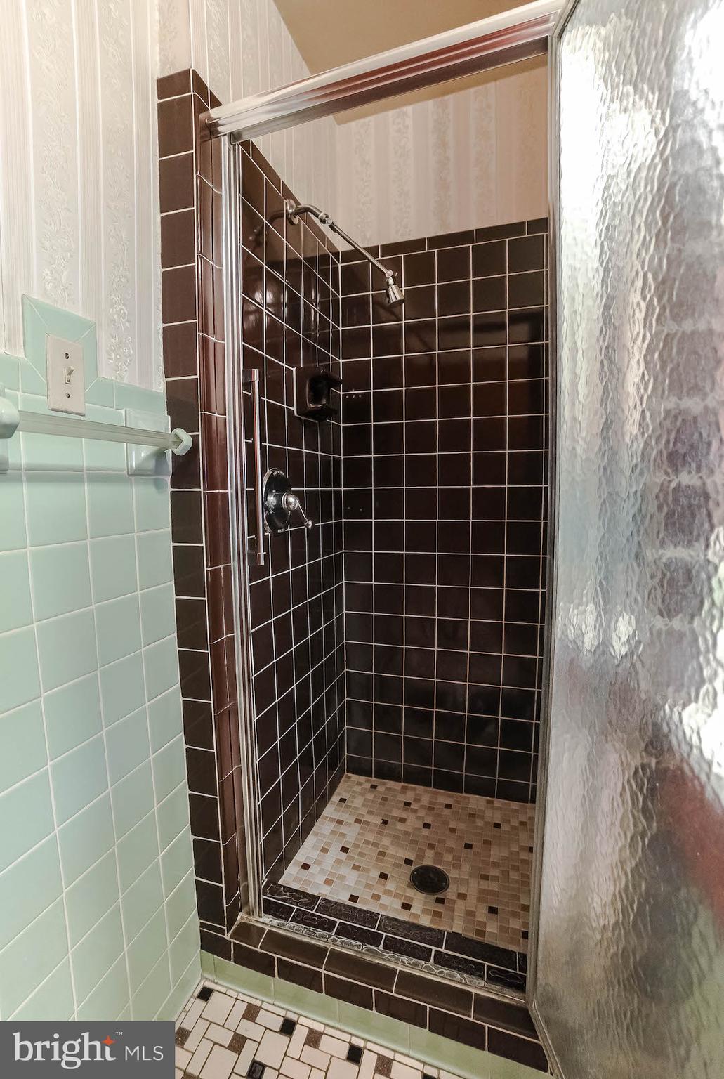 LAUREL DRIVE-MONTROSE SU - Residential