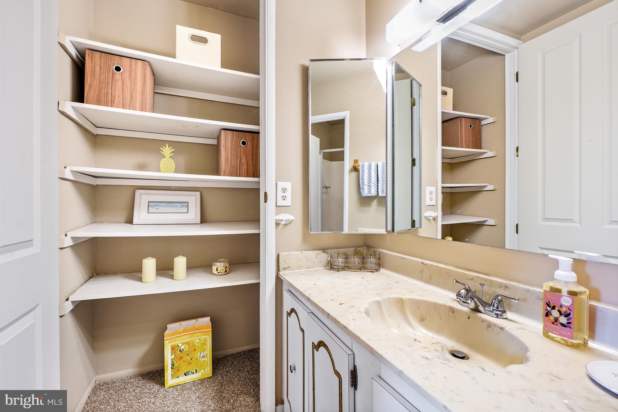 LEISURE WORLD - Residential