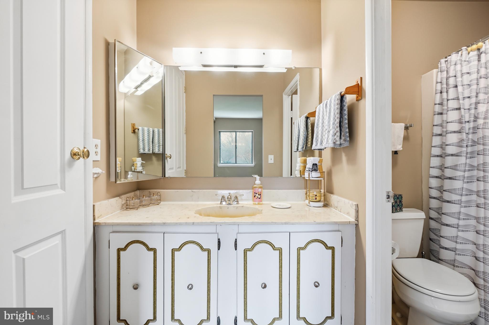 LEISURE WORLD - Residential