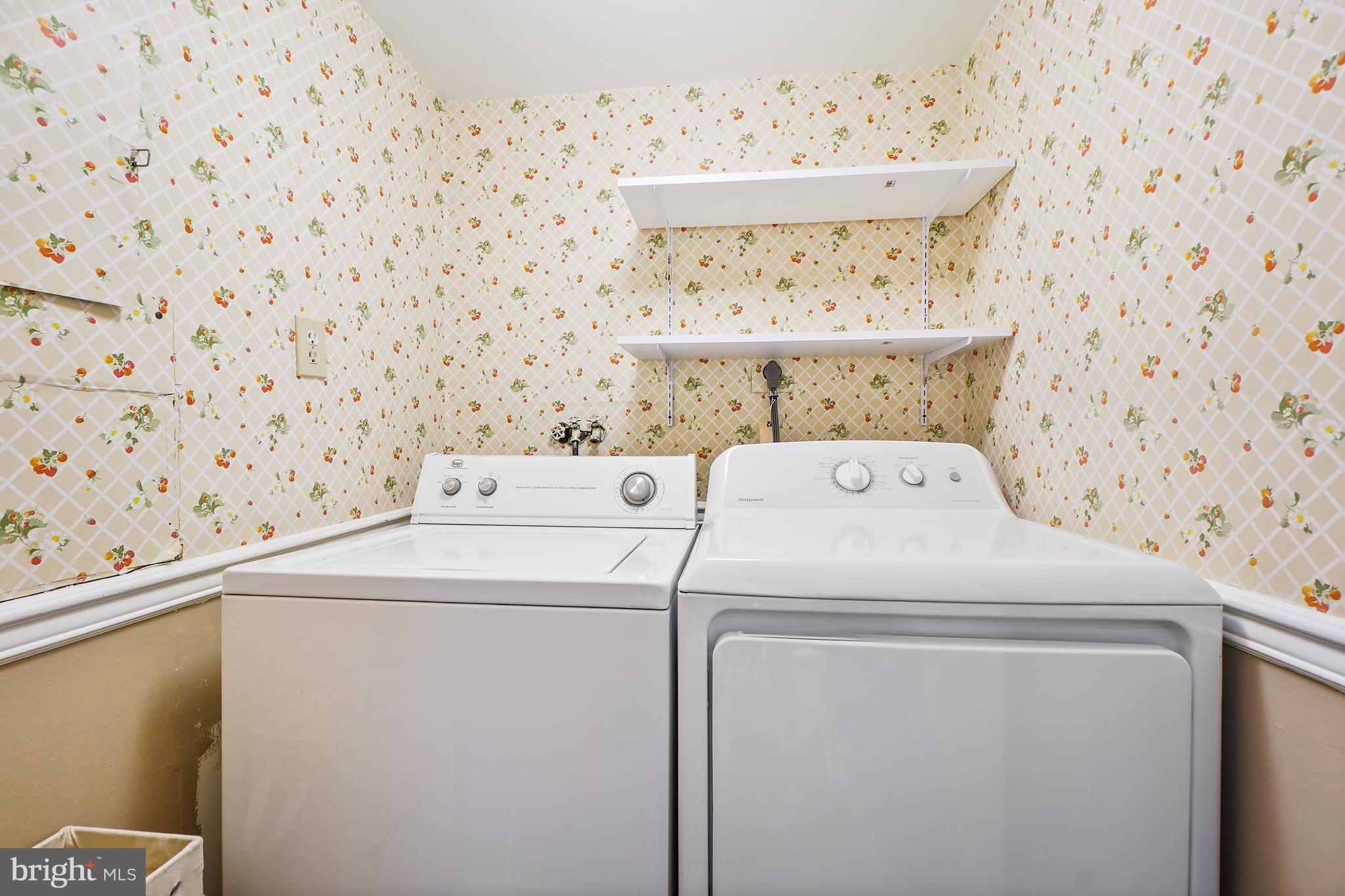 LEISURE WORLD - Residential