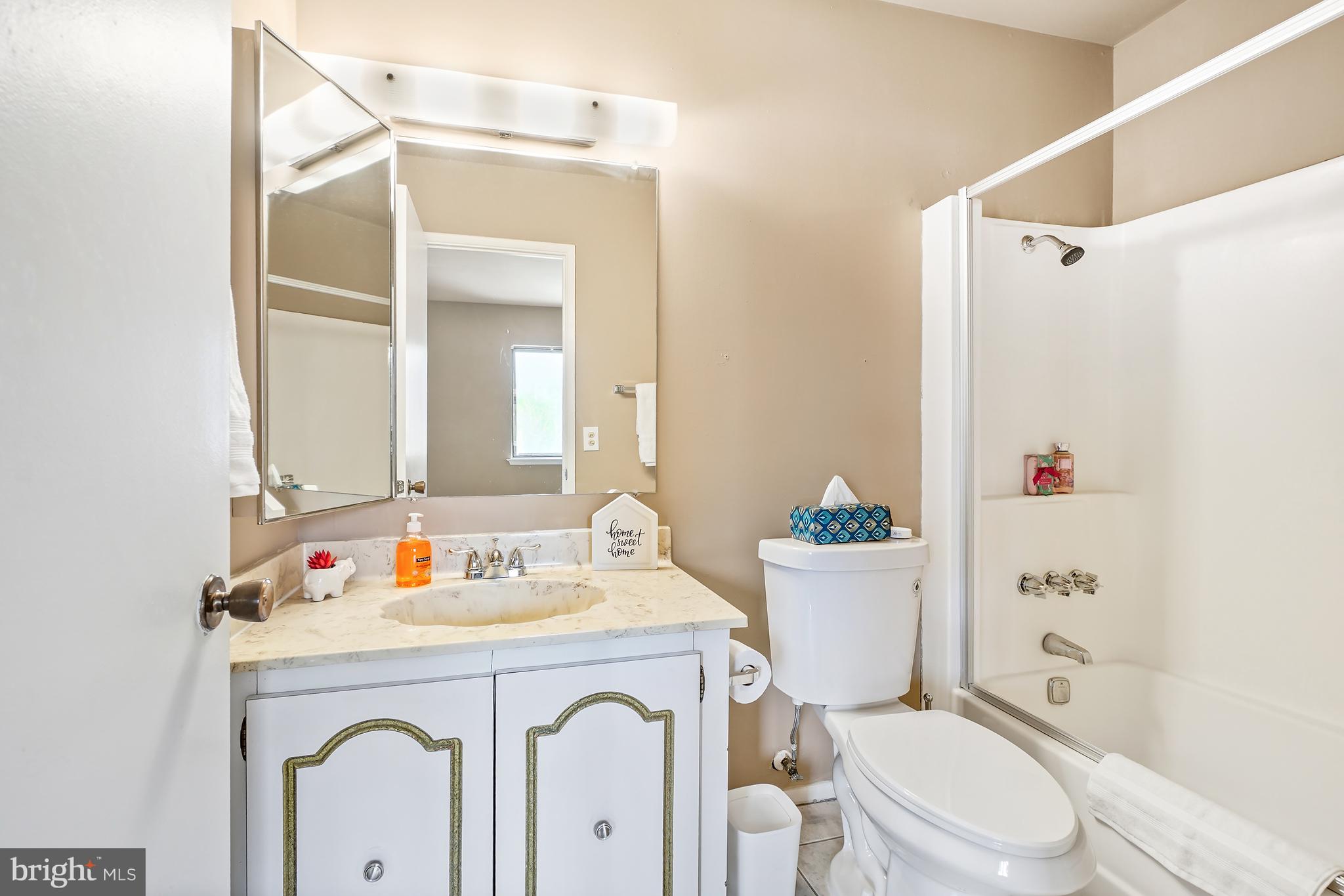 LEISURE WORLD - Residential