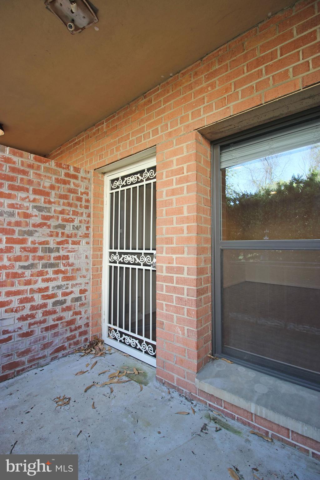 CLEVELAND HOUSE - Residential Lease