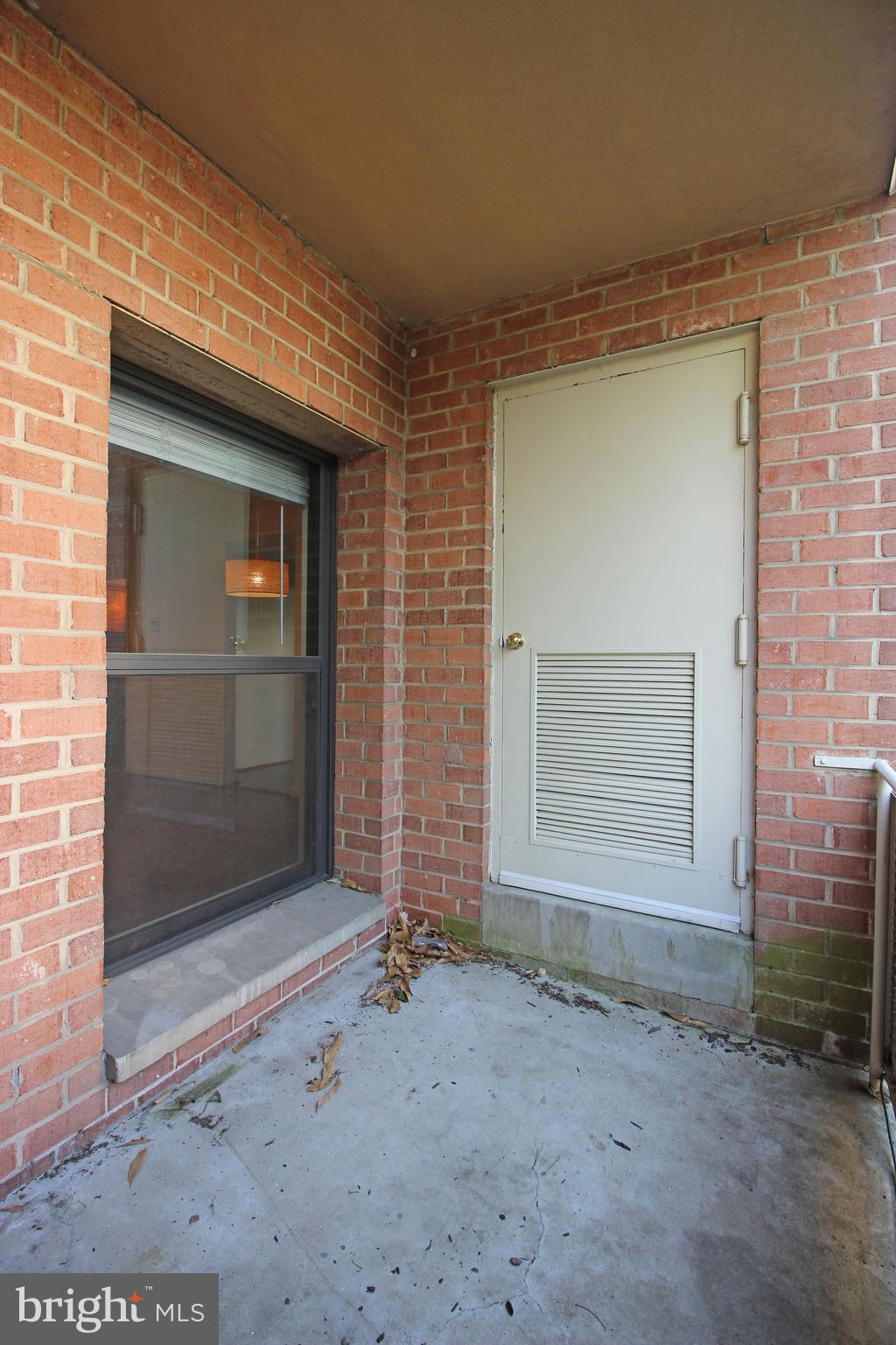 CLEVELAND HOUSE - Residential Lease