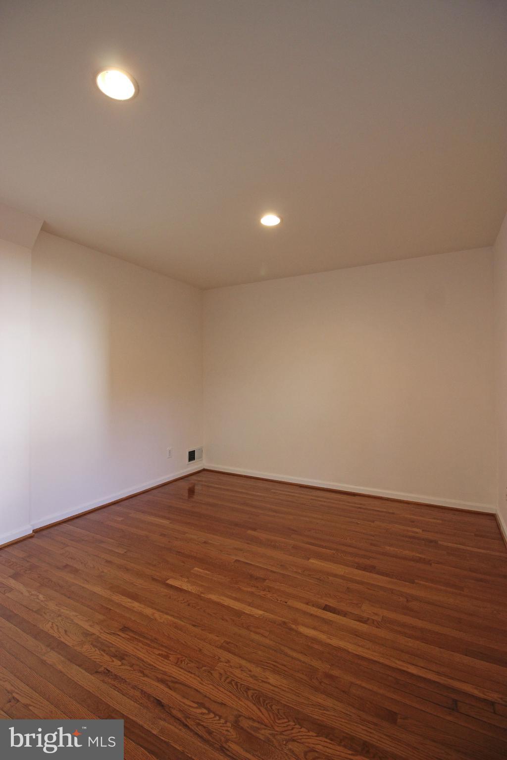 CLEVELAND HOUSE - Residential Lease