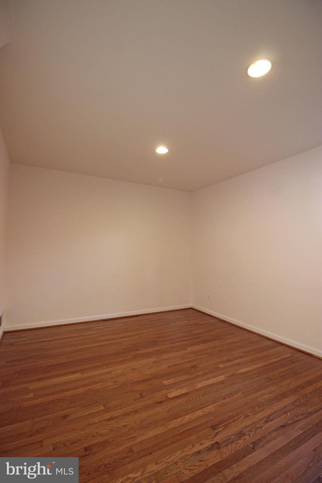 CLEVELAND HOUSE - Residential Lease