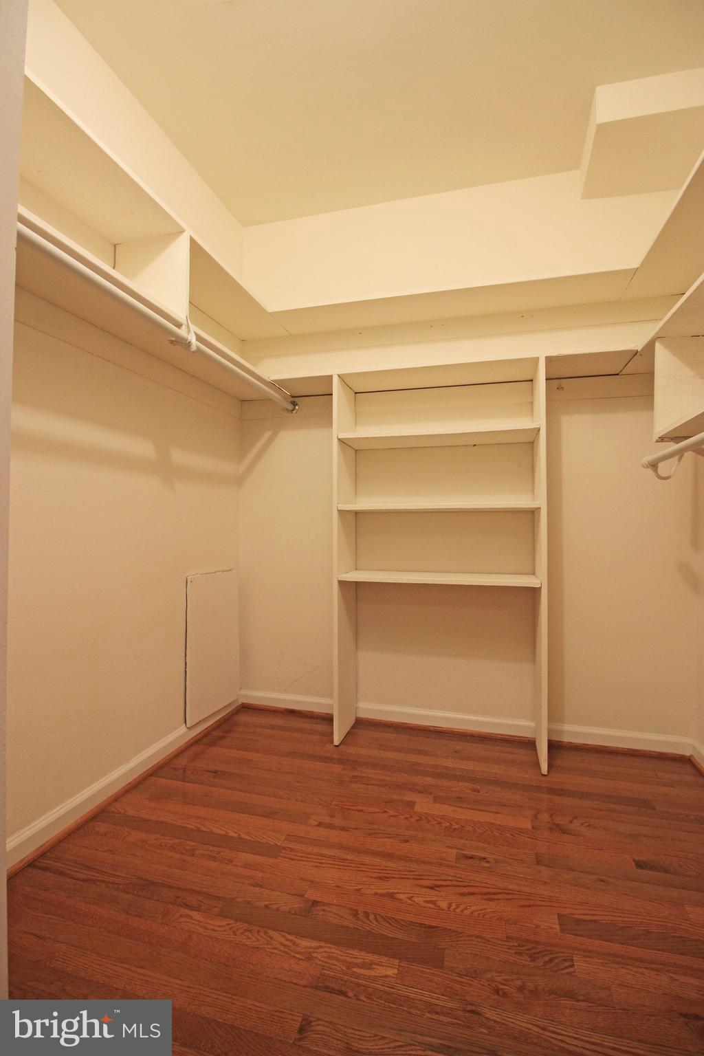 CLEVELAND HOUSE - Residential Lease