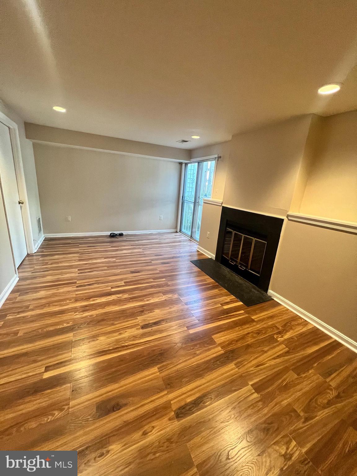 CALVERTON - Residential Lease