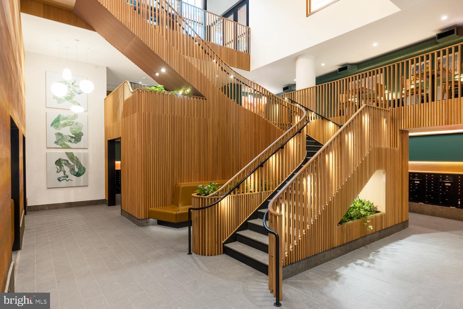 CRYSTAL CITY - Residential Lease