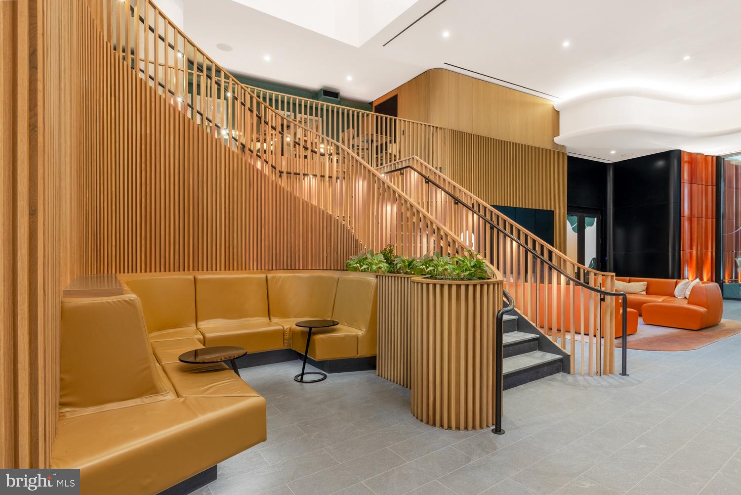 CRYSTAL CITY - Residential Lease