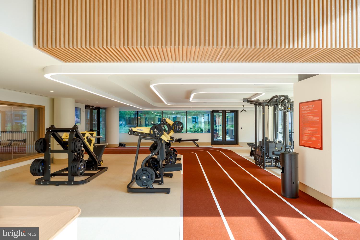 CRYSTAL CITY - Residential Lease