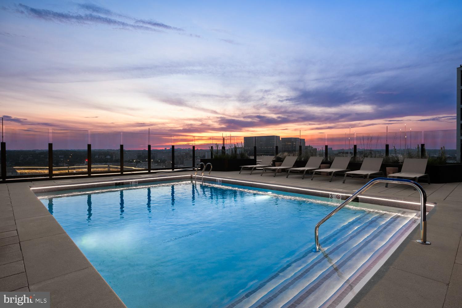 CRYSTAL CITY - Residential Lease