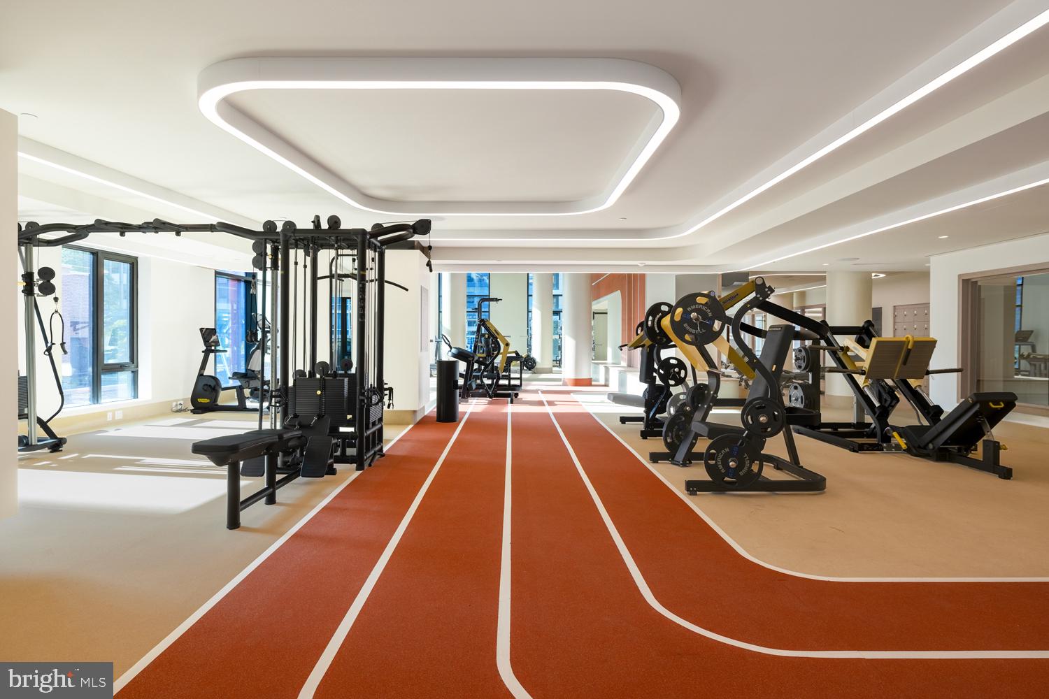 CRYSTAL CITY - Residential Lease