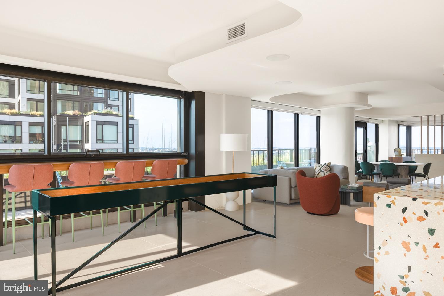 CRYSTAL CITY - Residential Lease